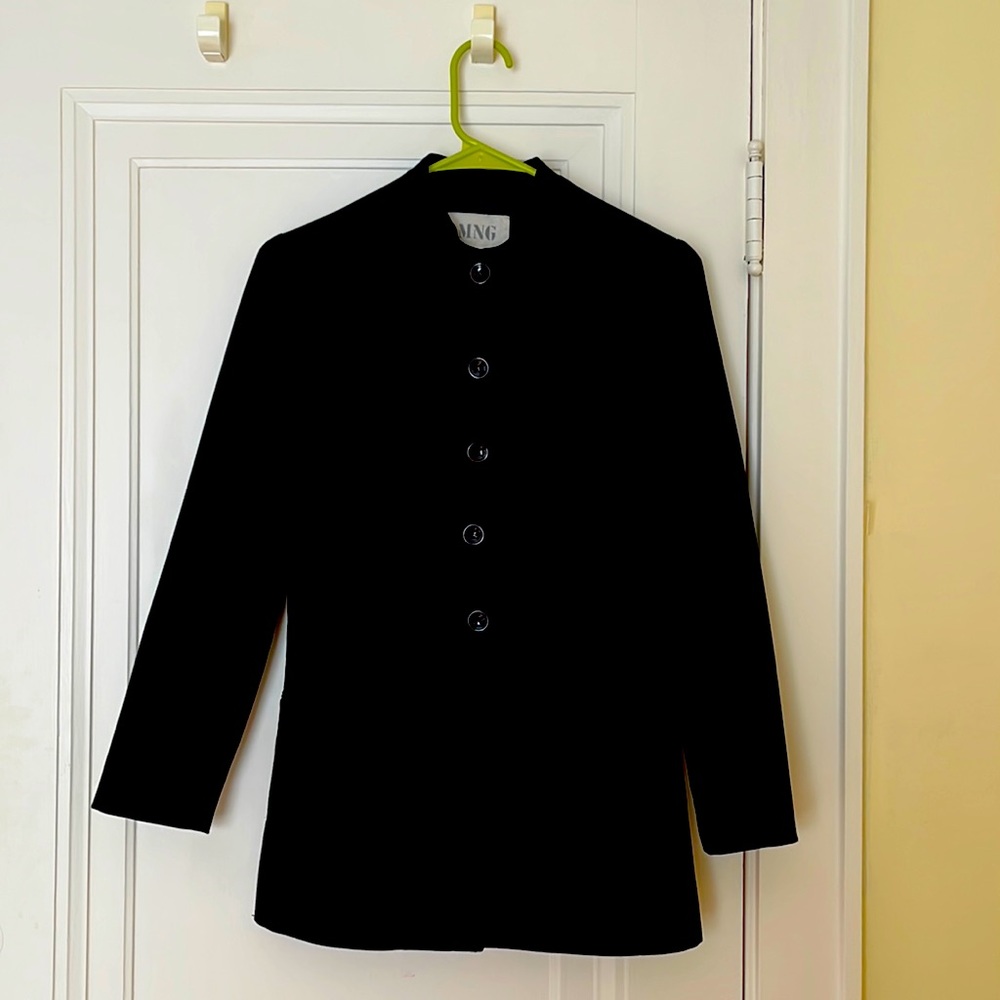 Mango blazer in black.
